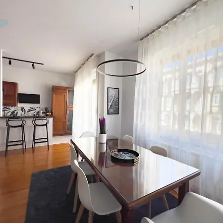 Corso Italia 7 Tirabora Short Rent