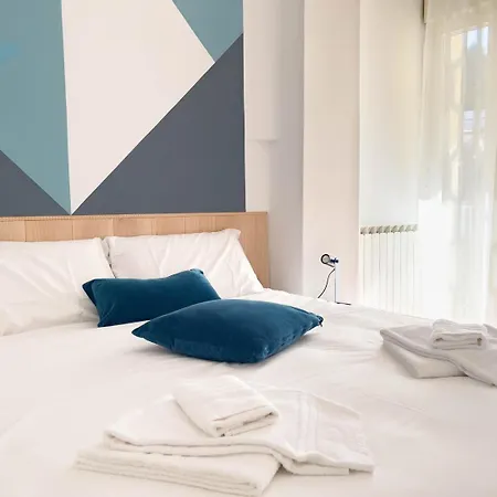 Corso Italia 7 Tirabora Short Rent Apartment