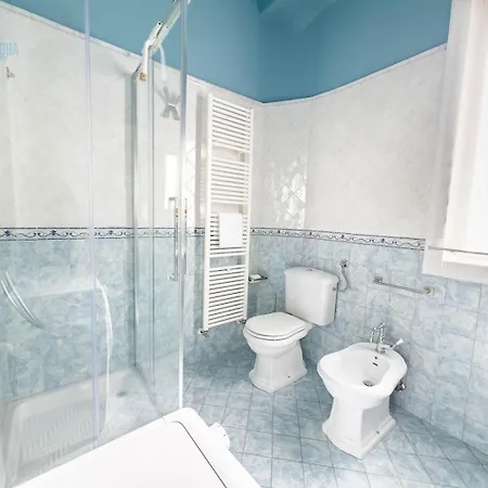 Corso Italia 7 Tirabora Short Rent