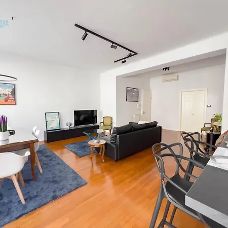 Corso Italia 7 Tirabora Short Rent