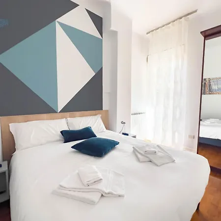 Corso Italia 7 Tirabora Short Rent *