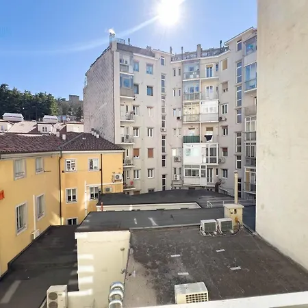 Corso Italia 7 Tirabora Short Rent * Terst