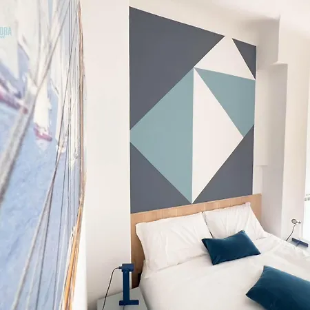 Corso Italia 7 Tirabora Short Rent * Terst